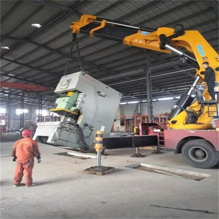 英州镇80吨折臂吊车出租附近电话